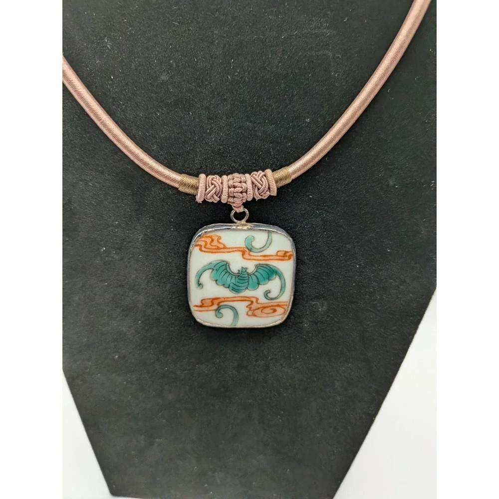 Smithsonian Hand Painted Porcelain Bat Shard Necklace Mauve Silk Jade Closure - Picture 2 of 9